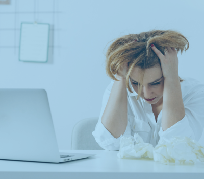 Consejos para reducir el cansancio visual al usar dispositivos electrónicos 